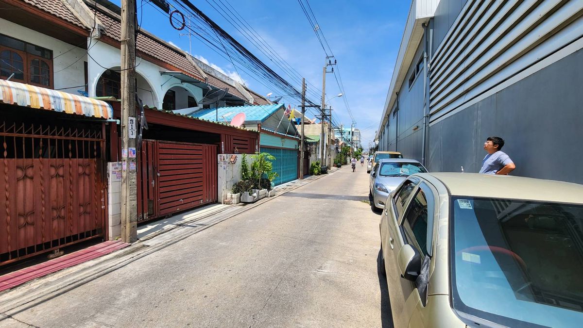 ขายด่วน ทาวเฮาส์ ทำเลดีมาก บางแวก 70 – รูปที่ 2