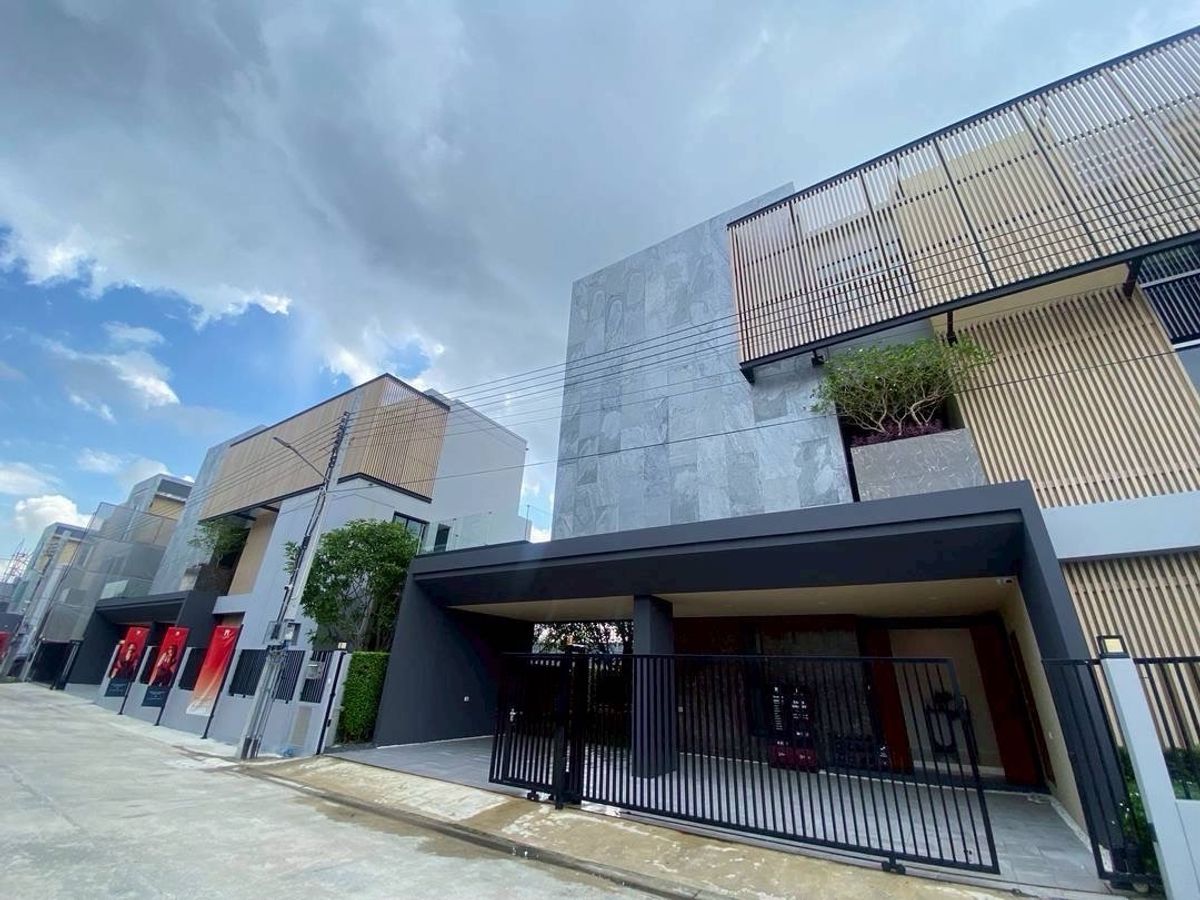 ให้เช่าบ้านหรู 3 ชั้น The Master ราชพฤกษ์-สะพานเจษฎาบดินทร์ ให้เช่าบ้านหรู 3 ชั้น The Master ราชพฤกษ์-สะพานเจษฎาบดินทร์