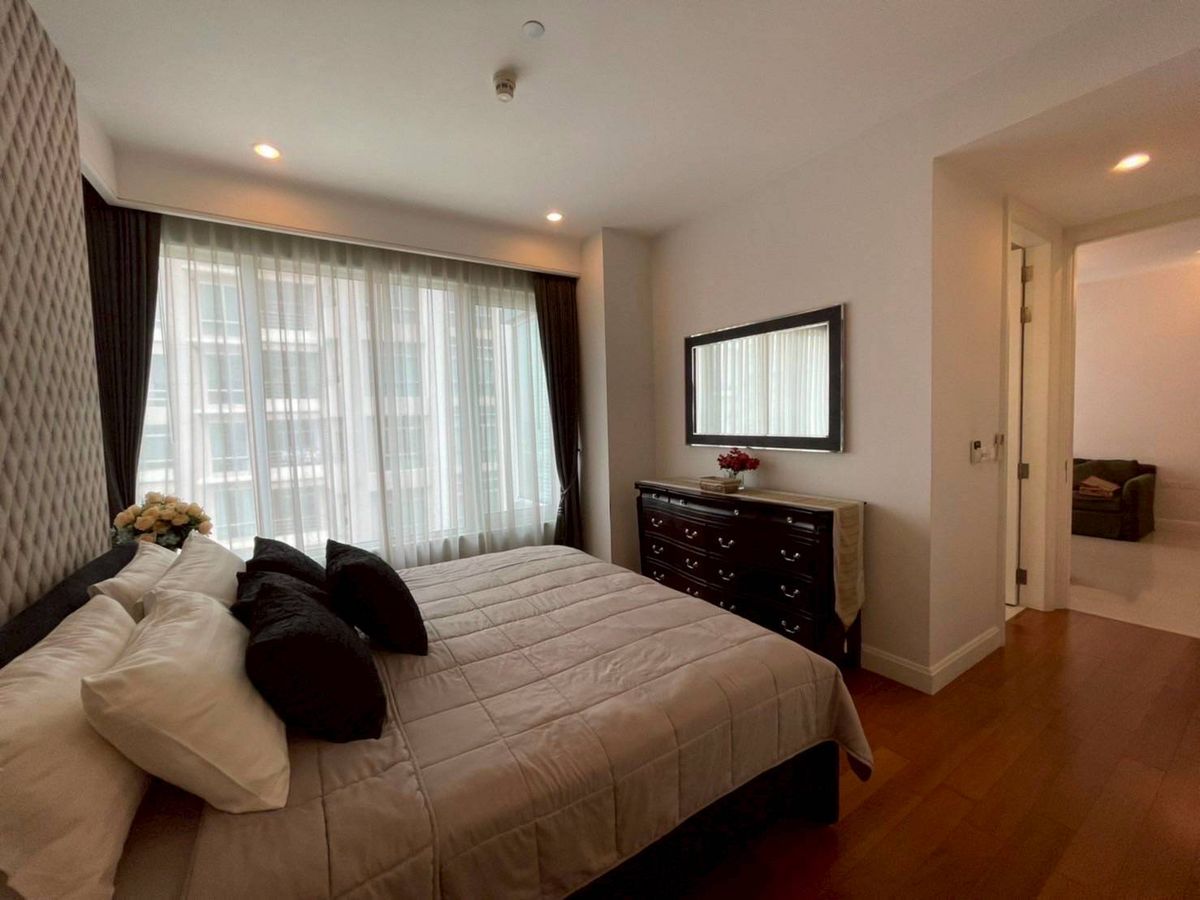 ❖ Prime Location ❖ 25+ Floor, size 160.00 sq.m. | 3 Bedrooms 4 Bathrooms | Condo near BTS Ratchadamri 2 mins, BTS Chidlom 4 mins ❖ Prime Location ❖ 25+ Floor, size 160.00 sq.m. | 3 Bedrooms 4 Bathrooms | Condo near BTS Ratchadamri 2 mins, BTS Chidlom 4 mins