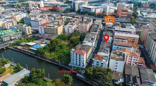The price is better than this. No more !! Commercial building for sale, 2 booths, 26 sq.w., Ramkhamhaeng 51/2, only 100 meters from the pier-near the orange MRT. Usable space 400 sq.m.