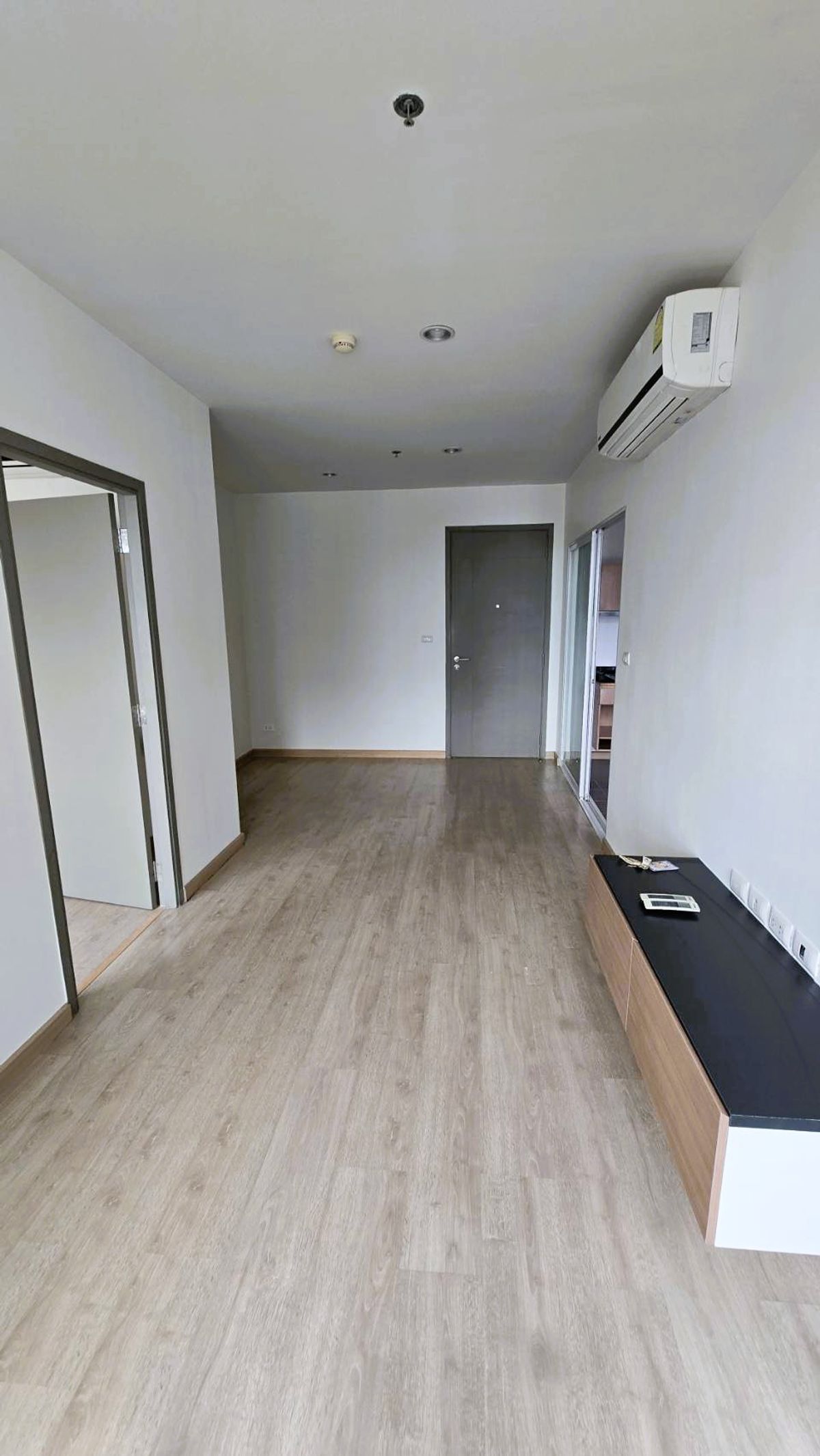 Fully Renovated! No Trace of Earthquake Damage! For Sale: The Tempo Grand Sathorn - Wutthakat Condominium Prime Location | Pool View | Excellent Value Fully Renovated! No Trace of Earthquake Damage! For Sale: The Tempo Grand Sathorn - Wutthakat Condominium Prime Location | Pool View | Excellent Value