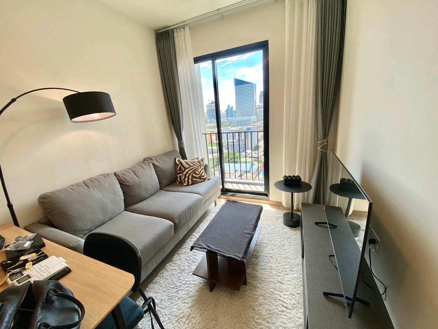Nue District R9 2beds 2baths take clear view