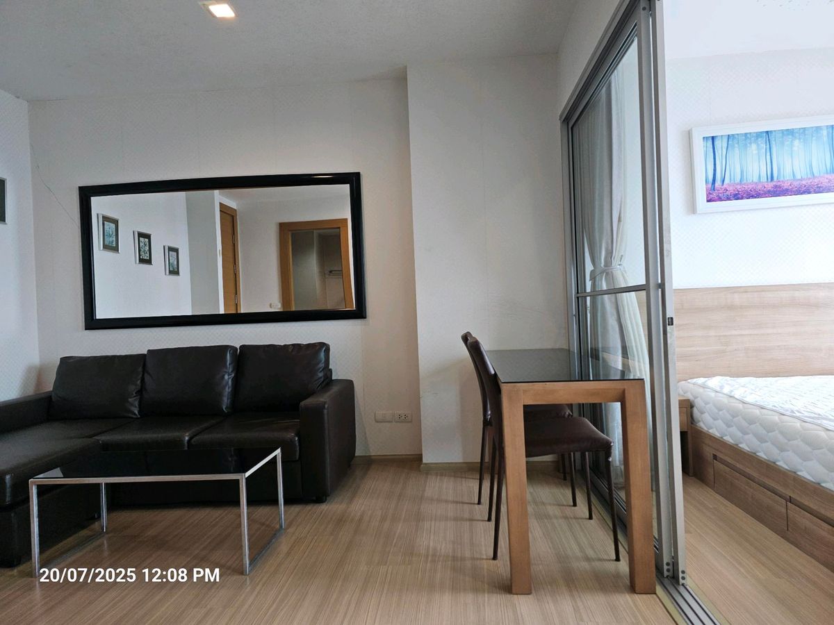 FOR RENT **Rhythm Huaykhwang ห้องสวย ราคาดีมาก @ 17,500/monthRental Price : 17,500 Baht/MonthNear MRT : Huai Khwang StationUnit Size : 36 sq.m. 1 bedroom(s) / 1 bathroom(s)Decoration : Fully furnished*** สำหรับสัญญาเช่าไม่ต่ำกว่า 1 ปี *** Minimum