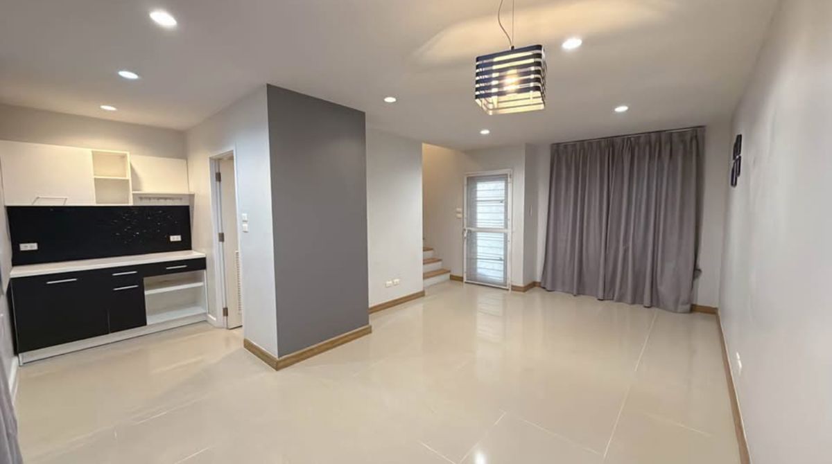 P-2747 Urgent sale! Pruksa Town Next Onnut-Rama 9, new renovated house P-2747 Urgent sale! Pruksa Town Next Onnut-Rama 9, new renovated house