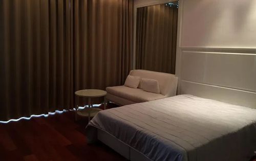 The Address Chidlom Eng 中 日 Please add LINE ID @806qphgn o8415o5483