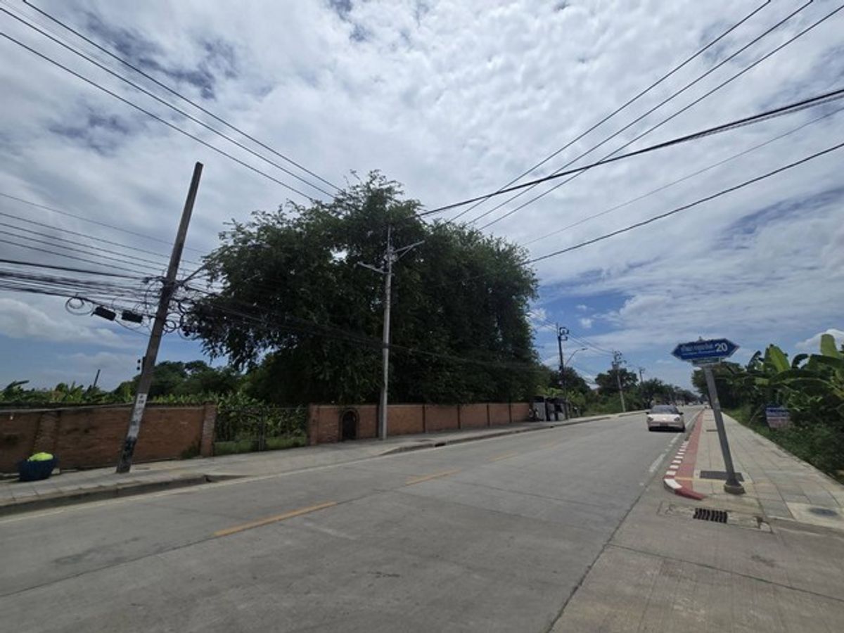 Land for sale 4-3-72 rai, Thawi Watthana-Kanchanaphisek Road, good location in front of the main road Behind the Khlong Thawi Watthana Near Bangkok Thonburi College Land for sale 4-3-72 rai, Thawi Watthana-Kanchanaphisek Road, good location in front of the main road Behind the Khlong Thawi Watthana Near Bangkok Thonburi College