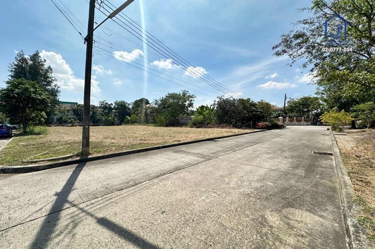 Land for sale, 234 square wah, Kritsa Nakorn Village, 25 Soi Pracha Ruamjai 31, next to Namon Golf Thanon Land for sale, 234 square wah, Kritsa Nakorn Village, 25 Soi Pracha Ruamjai 31, next to Namon Golf Thanon