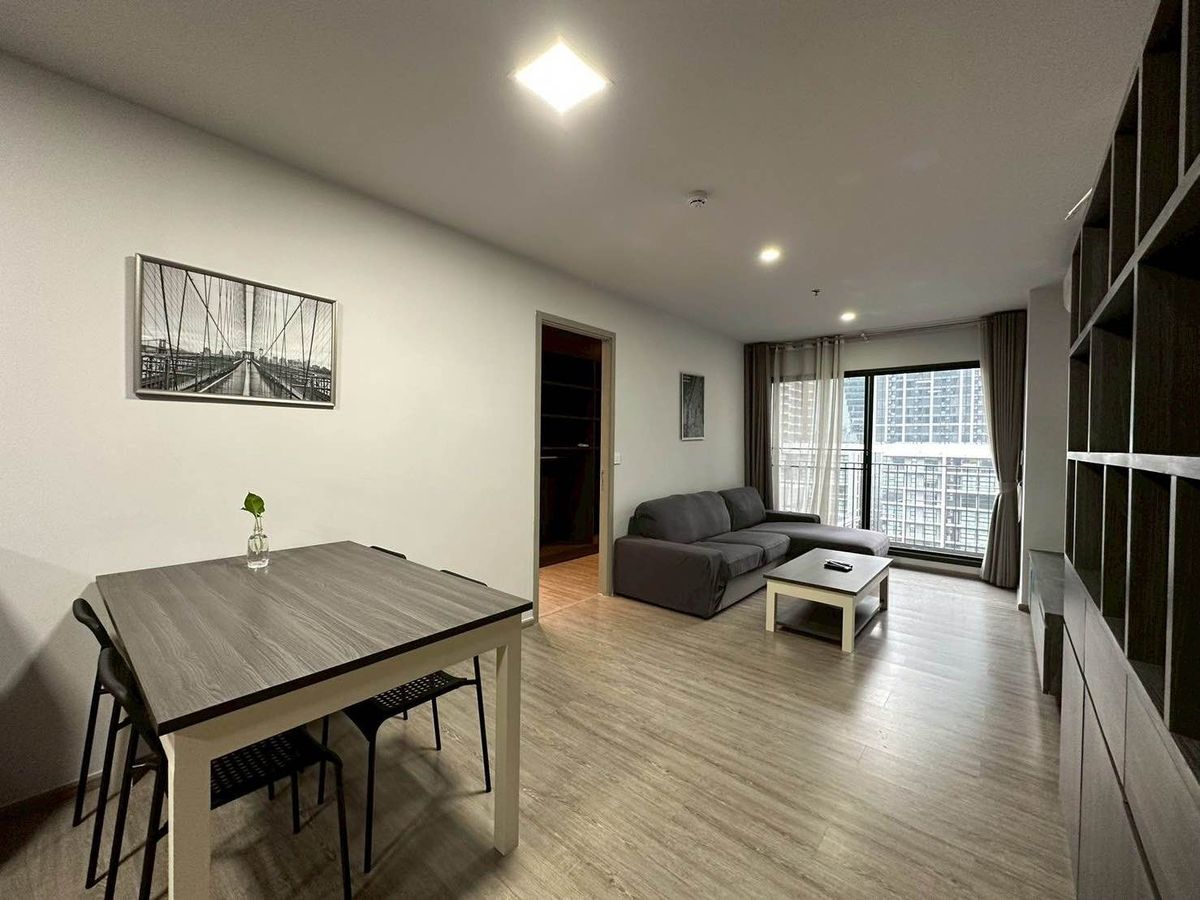 There is only 1 room per floor. 🌟 This price is rare (call 081-152-6154 AG). Beautiful, like renting well, beautiful room, ready to be near BTS Ekamai for only 350 meters. There is only 1 room per floor. 🌟 This price is rare (call 081-152-6154 AG). Beautiful, like renting well, beautiful room, ready to be near BTS Ekamai for only 350 meters.
