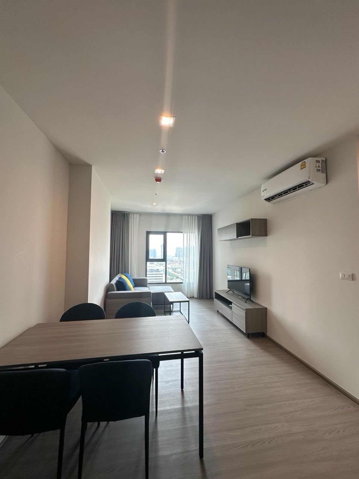 The Base Phetchaburi - Thonglor condo 🍁 Furniture and electrical appliances.