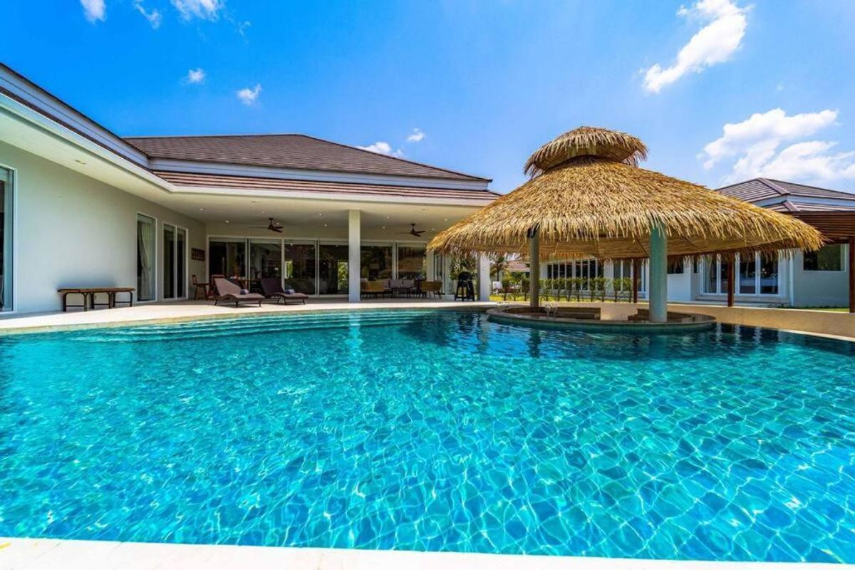 ขาย 🏡 Luxury Pool Villa สไตล์ทรอปิคอล 7 ห้องนอน ขาย 🏡 Luxury Pool Villa สไตล์ทรอปิคอล 7 ห้องนอน
