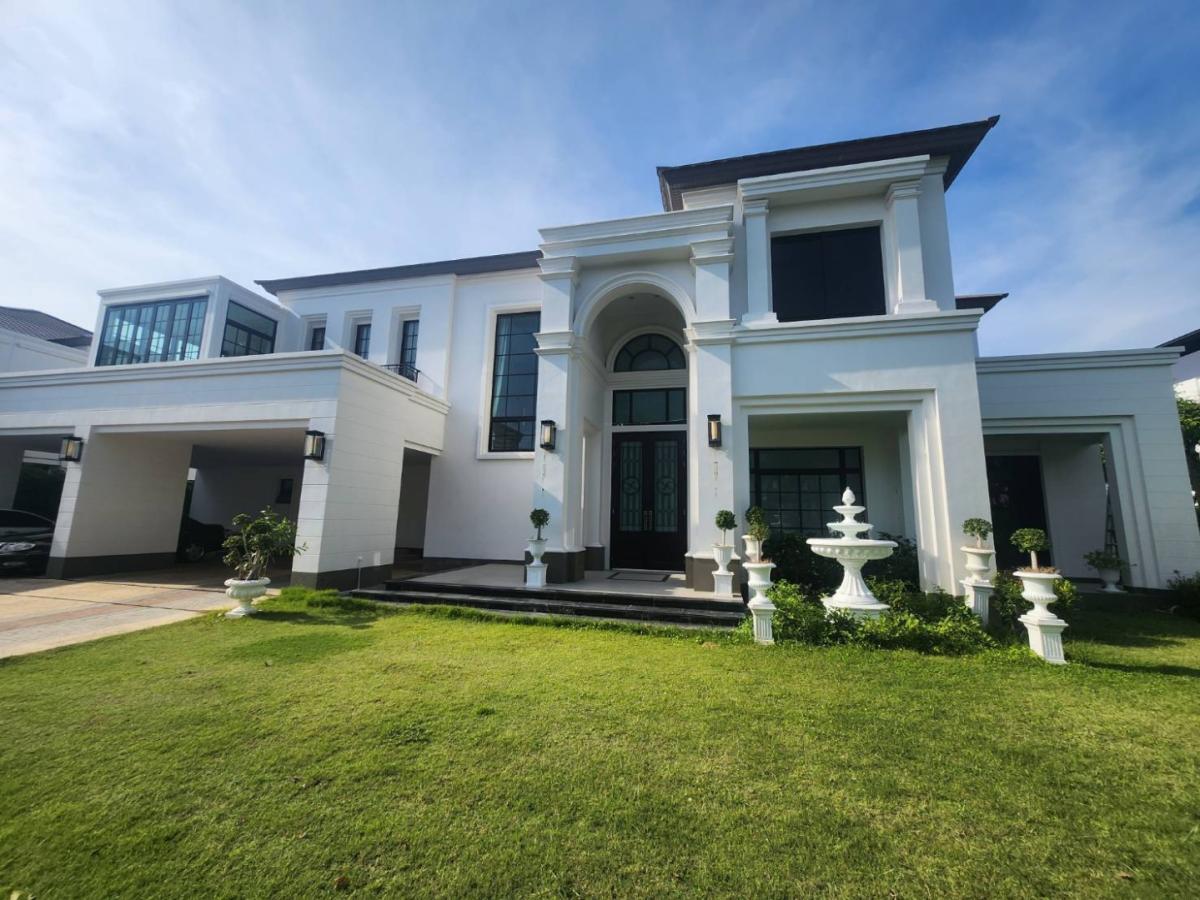 🔥Urgent sale + 🔥Sansiri House, Pattanakarn, 4 bedrooms and 5 bathrooms, in the heart of Pattanakarn area