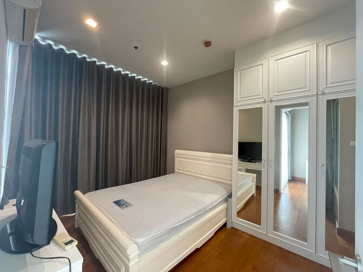 For Sale/Rent Condo IVY Sathorn 10 prime location in Sathorn Area near BTS SaintLouis reasonable price