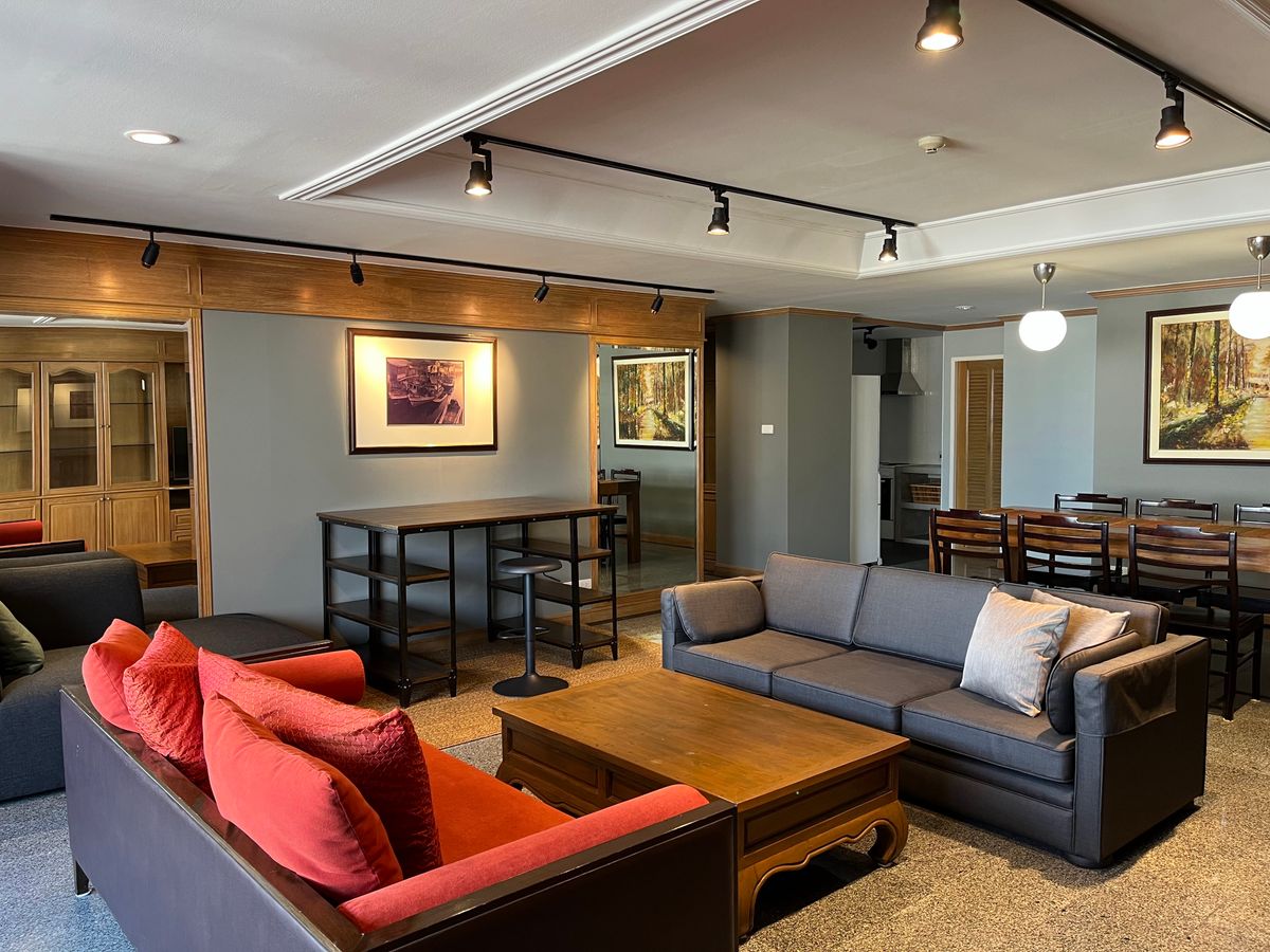 🌟 Spacious 2-Bedroom Condo for Sale at The Waterford Park Sukhumvit 53 – Fully Renovated, Prime Sukhumvit Location, Just 700m to BTS Thonglor – Ready to Move In 🌟 Spacious 2-Bedroom Condo for Sale at The Waterford Park Sukhumvit 53 – Fully Renovated, Prime Sukhumvit Location, Just 700m to BTS Thonglor – Ready to Move In