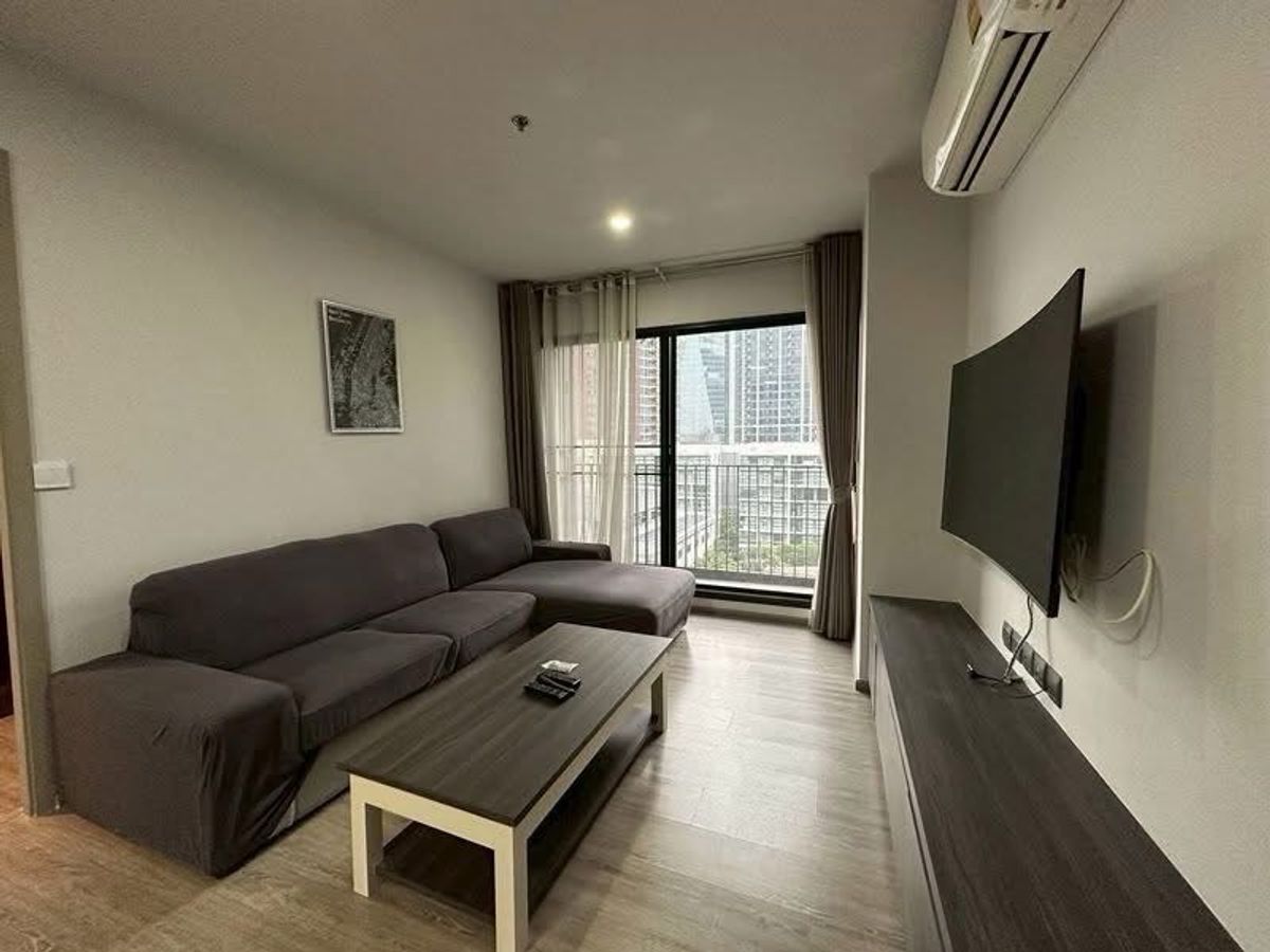 📢👇 Grab or gone this unit, 2 beds at Rhythm Ekamai , unblocked view, fully furnished, nice decoration close to BTS , ready to move in. 📢👇 Grab or gone this unit, 2 beds at Rhythm Ekamai , unblocked view, fully furnished, nice decoration close to BTS , ready to move in.