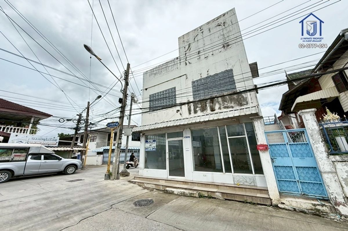 ขายทาวน์โฮม 2.5 ชั้น ซอยภานุวงศ์12 ถนนสุขุมวิท 117 ใกล้BTS สถานีปู่เจ้า ขายทาวน์โฮม 2.5 ชั้น ซอยภานุวงศ์12 ถนนสุขุมวิท 117 ใกล้BTS สถานีปู่เจ้า