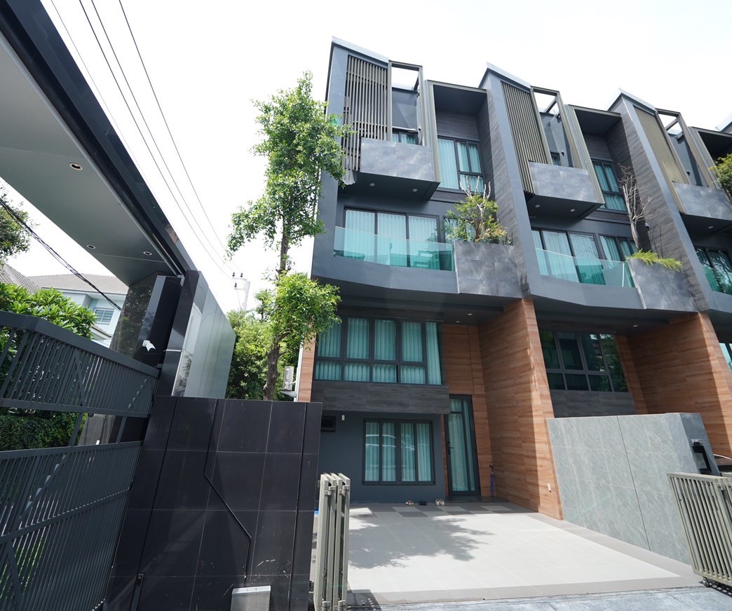 🔥Urgent sale + 🔥The Eight Chatuchak-Ratchada 3 bedrooms, 4 bathrooms, exclusive to only 8 families ❗ 🔥Urgent sale + 🔥The Eight Chatuchak-Ratchada 3 bedrooms, 4 bathrooms, exclusive to only 8 families ❗