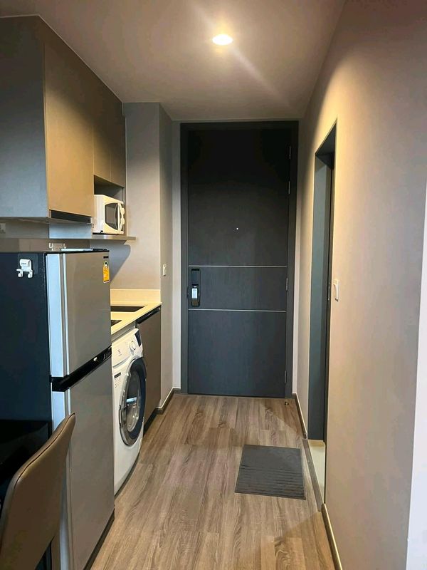 IDEO MOBI RANGNAM | For rent 17,000 baht/month, convenient travel, close to BTS, only about 650 m., with the project's Shuttle Bus, pick-up and drop-off to BTS.