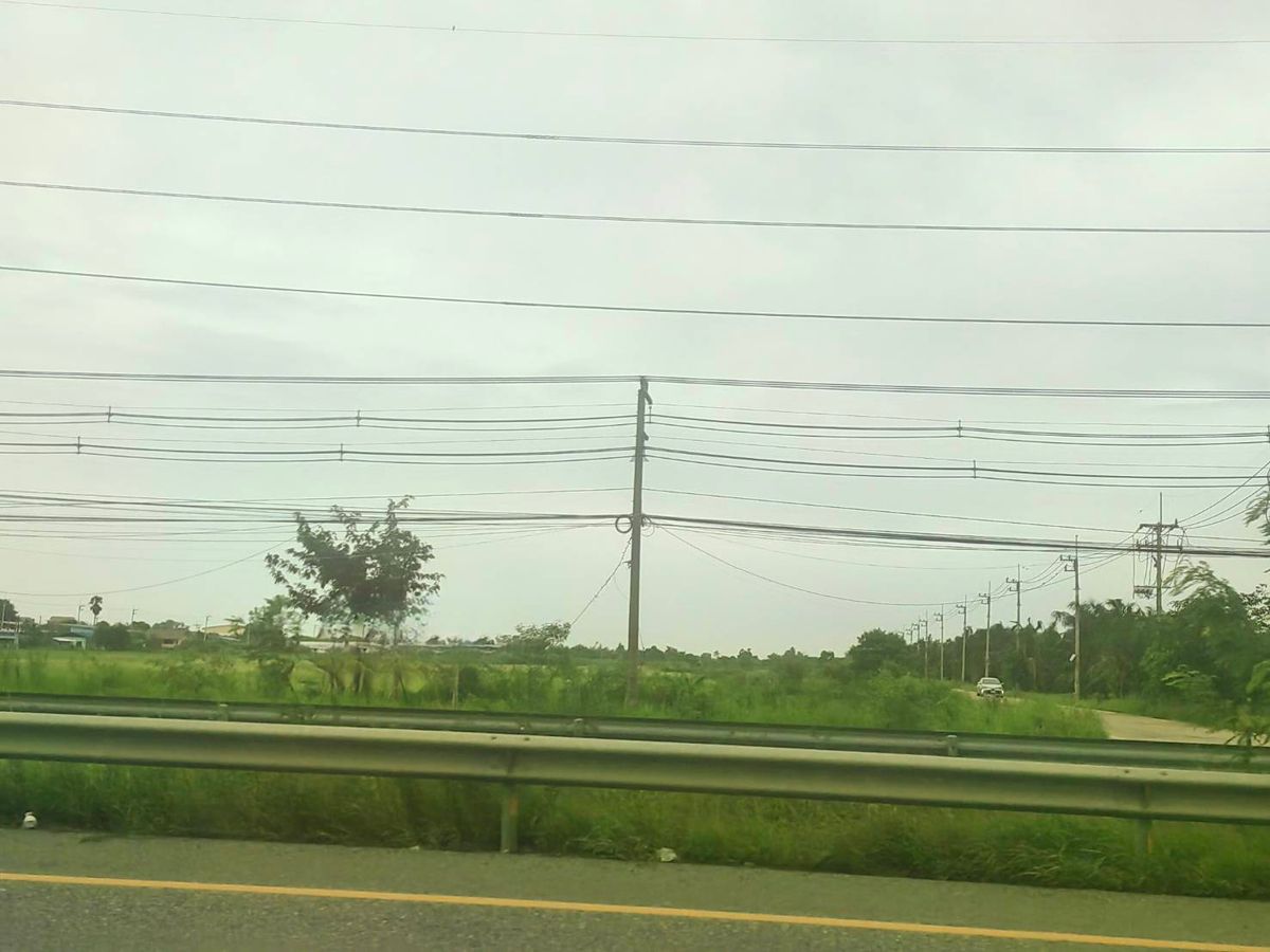 Land for sale 123 rai. Beautiful plots on the main road. Suwinthawong Road Bang Nam Priao District, Chachoengsao Province, running 304 lines from Min Buri Land for sale 123 rai. Beautiful plots on the main road. Suwinthawong Road Bang Nam Priao District, Chachoengsao Province, running 304 lines from Min Buri