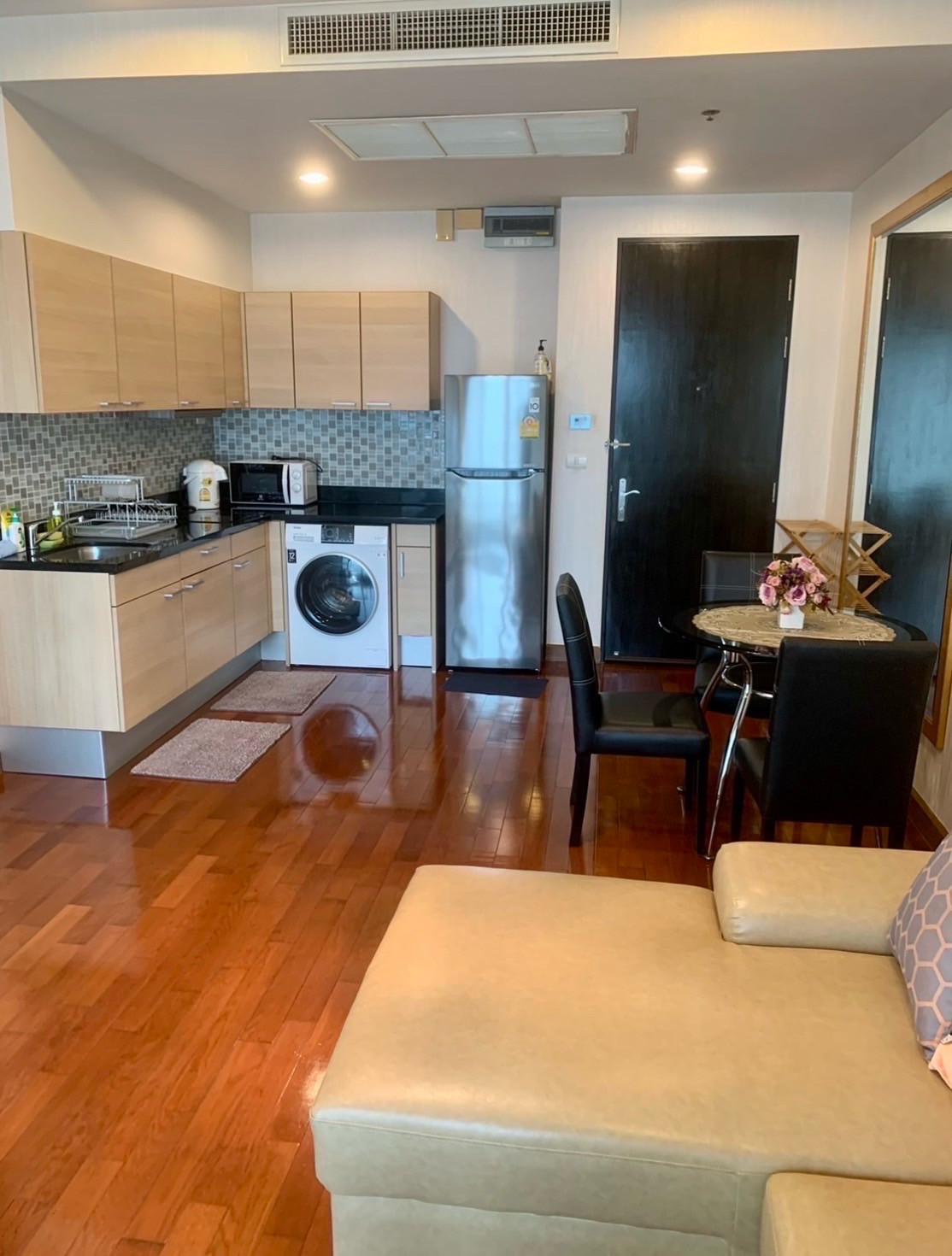 📌 Urgent sale !!! The Address Chidlom Condo 1 Bedroom 1 Bathroom 55 sq.m. Price 7.1 Milk. Beautiful room. The room is very good. Selling price is lower than the market! In the heart of Chidlom, great value location. Call: 088-753-2858 📌 Urgent sale !!! The Address Chidlom Condo 1 Bedroom 1 Bathroom 55 sq.m. Price 7.1 Milk. Beautiful room. The room is very good. Selling price is lower than the market! In the heart of Chidlom, great value location. Call: 088-753-2858