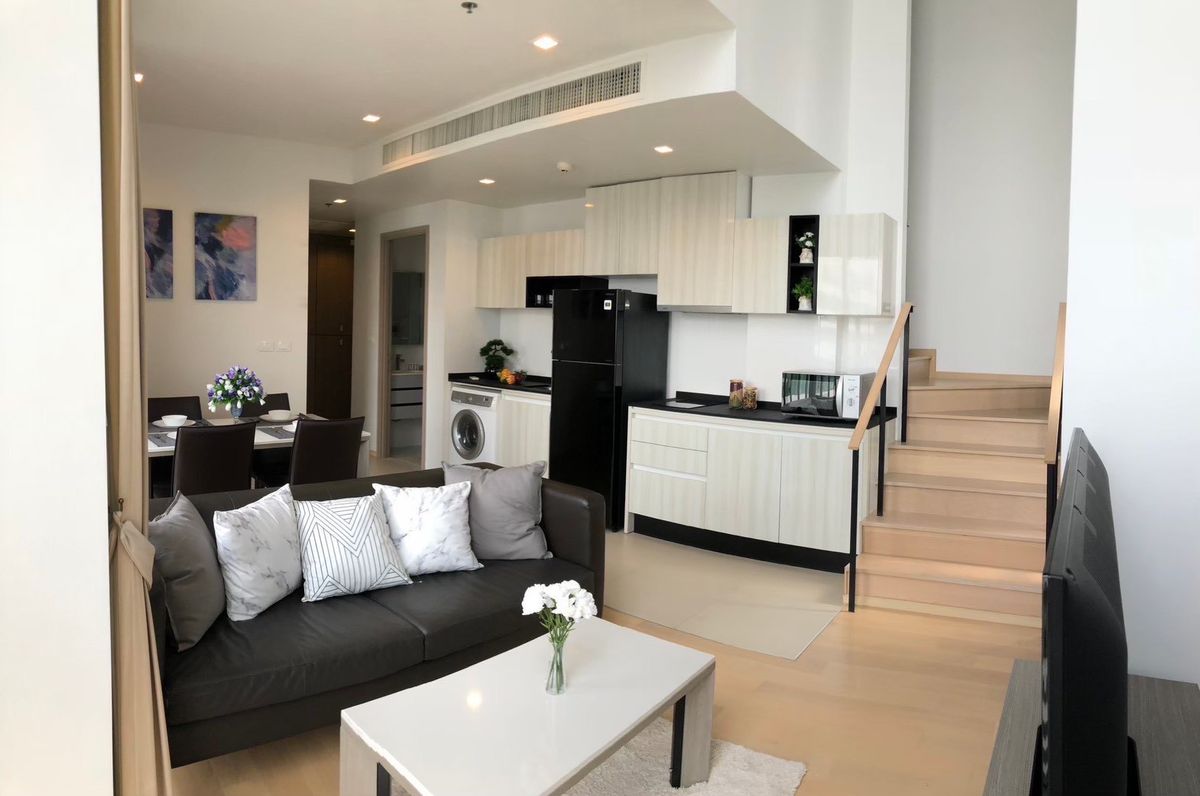 🟢 ให้เช่า คอนโด HQ Thonglor | Duplex 2-BR ห้องมุม เฟอร์+เครื่องใช้ไฟฟ้าครบ ชั้นสูง วิวไม่บล็อก ⎯ 🚆 ใกล้ BTS ทองหล่อ																								