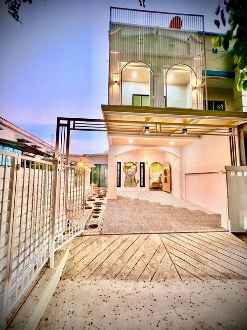 2 -story townhouse for sale, Pichada Village Ban Kluai-Sai Noi, an area of 24 square wah, 3 bedrooms near Khlong Bang Phai BTS station, Phimonrat Subdistrict, Bang Bua Thong District Nonthaburi Province