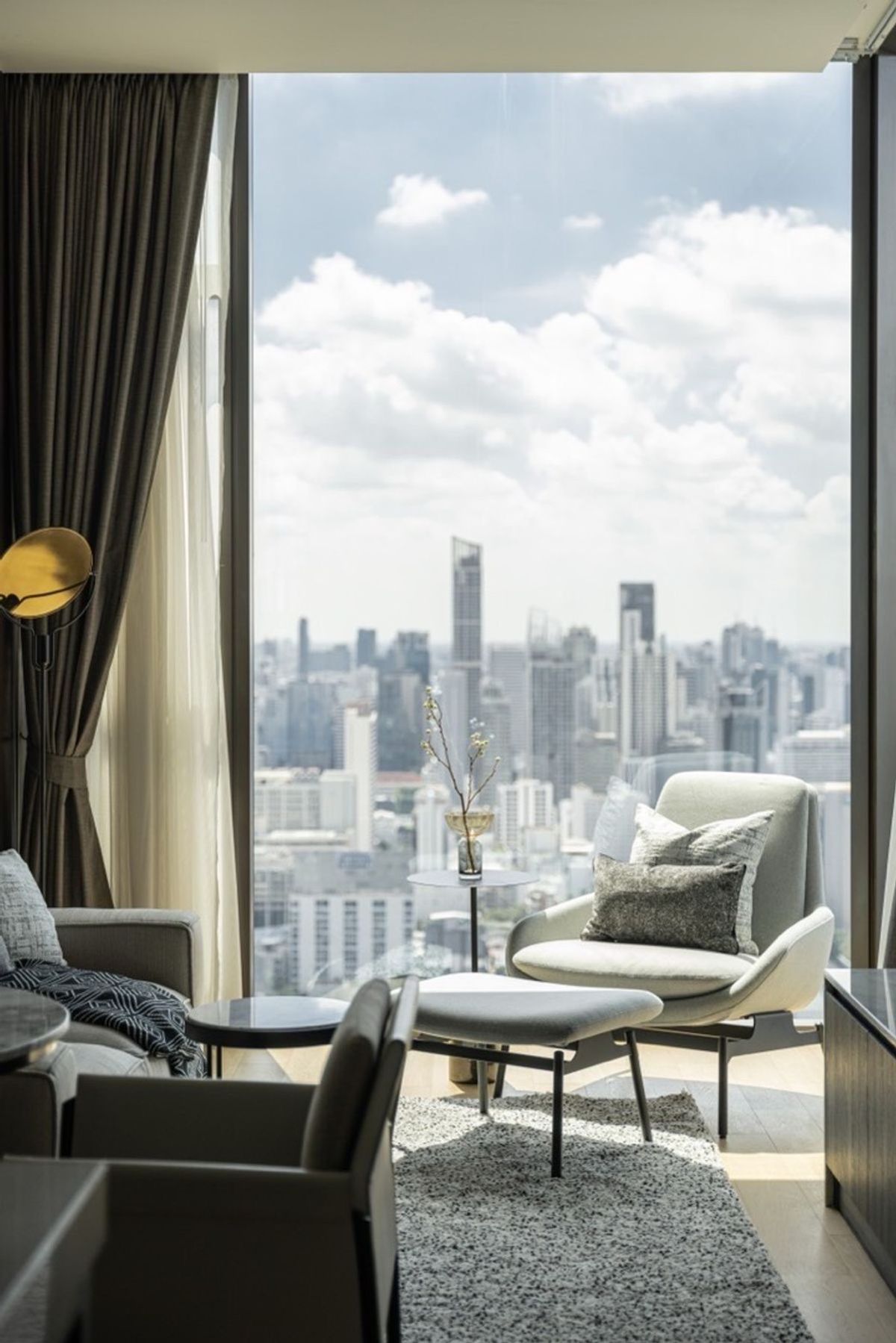 ST160 28 Chidlom | ห้องชั้น 40 วิวเมืองพาโนรามา ใจกลางชิดลม – รูปที่ 2