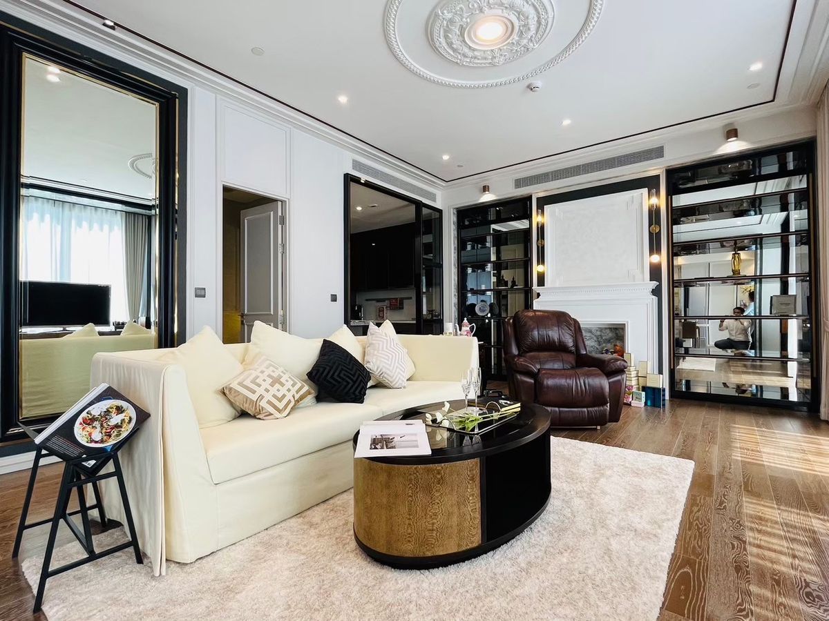 Muniq Langsuan: 152.42 sqm. 2+1bed 4bath Sell: 55,000,000 Rent: 220,000/mth. Am: 0656199198 Muniq Langsuan: 152.42 sqm. 2+1bed 4bath Sell: 55,000,000 Rent: 220,000/mth. Am: 0656199198
