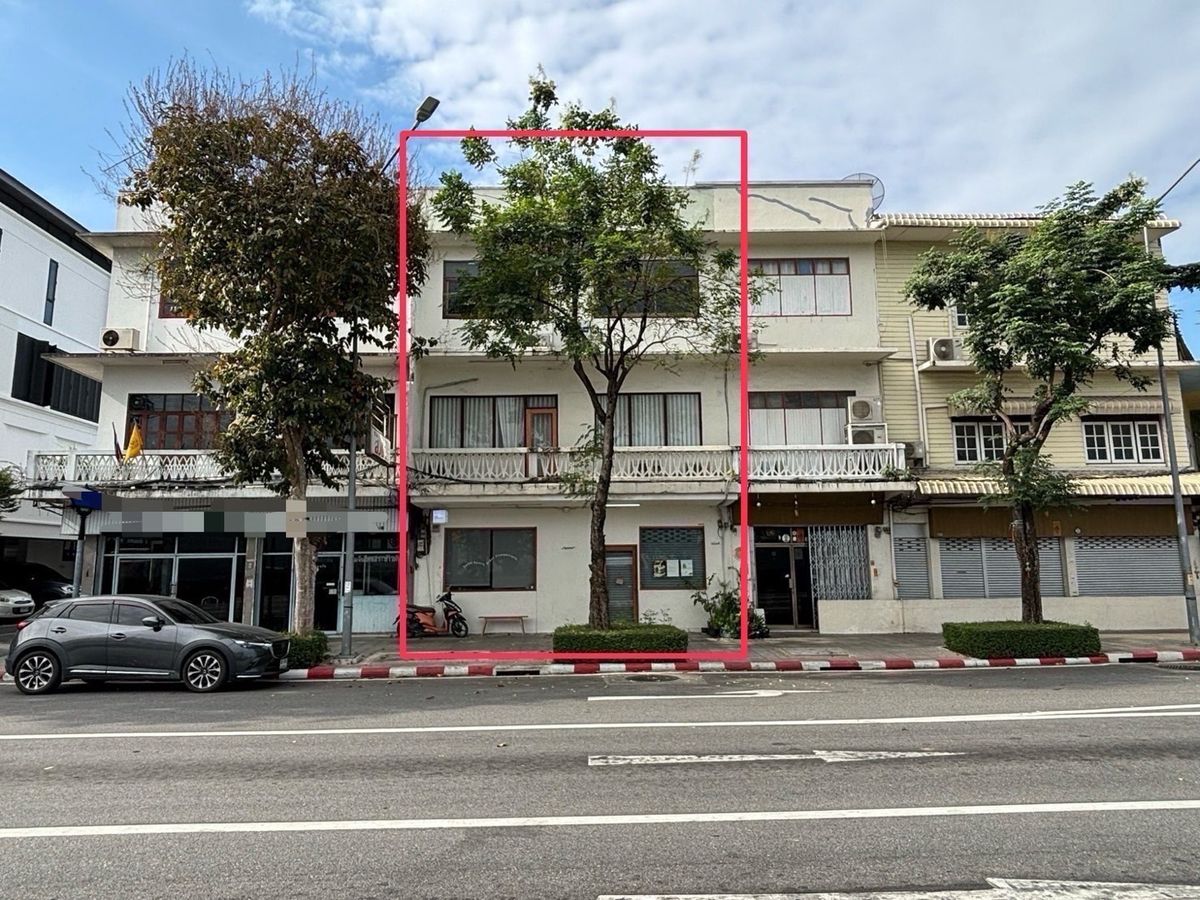 Rent 2 booths on Nang Loeng Road Pom Prap Sattru Phai District for Cafe, Coffee Restaurant, Bakery, Workshop, Small Studio, Community Rent 2 booths on Nang Loeng Road Pom Prap Sattru Phai District for Cafe, Coffee Restaurant, Bakery, Workshop, Small Studio, Community