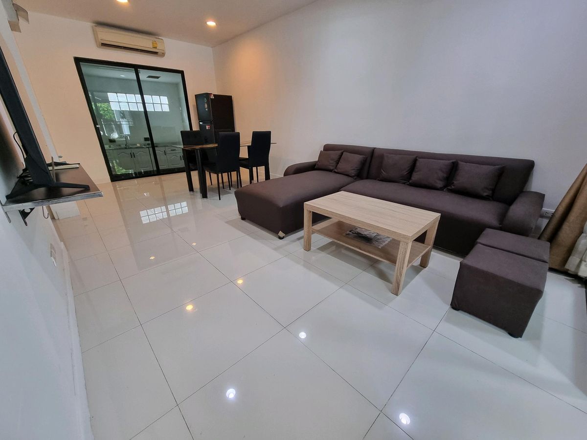 House for rent in the middle of the city, Kanlapaphruek☆☆ Prime Location ☆☆ House for rent in the middle of the city, Kanlapaphruek☆☆ Prime Location ☆☆