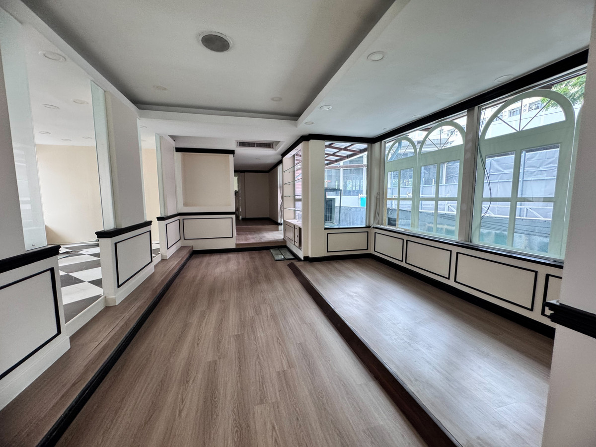 Rent a great value area of Soi Thonglor 13 (Sukhumvit 55), good location near the business area (N.1806) Rent a great value area of Soi Thonglor 13 (Sukhumvit 55), good location near the business area (N.1806)