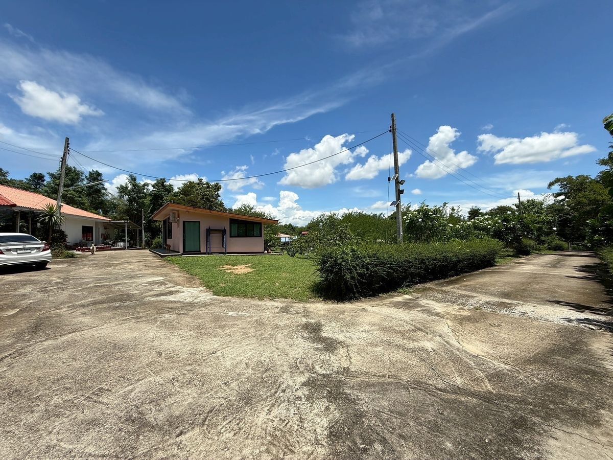 URGENT SALE!!! Orchard Estate in Mueang Lampang City URGENT SALE!!! Orchard Estate in Mueang Lampang City