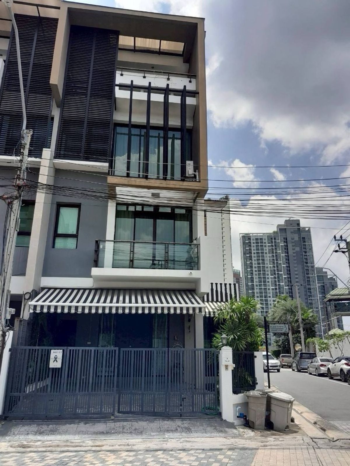 ขายพร้อมผู้เช่า ถึง ธันวาคม 2569
Townhome 3 ชั้นครึ่ง ราคาดี เงียบสงบ เดินทางสะดวก ใกล้จุดขึ้นลงทางด่วน ขายพร้อมผู้เช่า ถึง ธันวาคม 2569
Townhome 3 ชั้นครึ่ง ราคาดี เงียบสงบ เดินทางสะดวก ใกล้จุดขึ้นลงทางด่วน