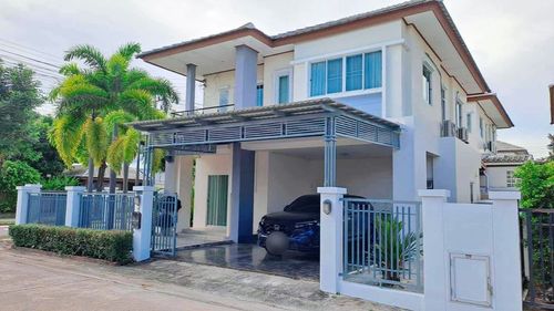 Sriracha secondhand single house