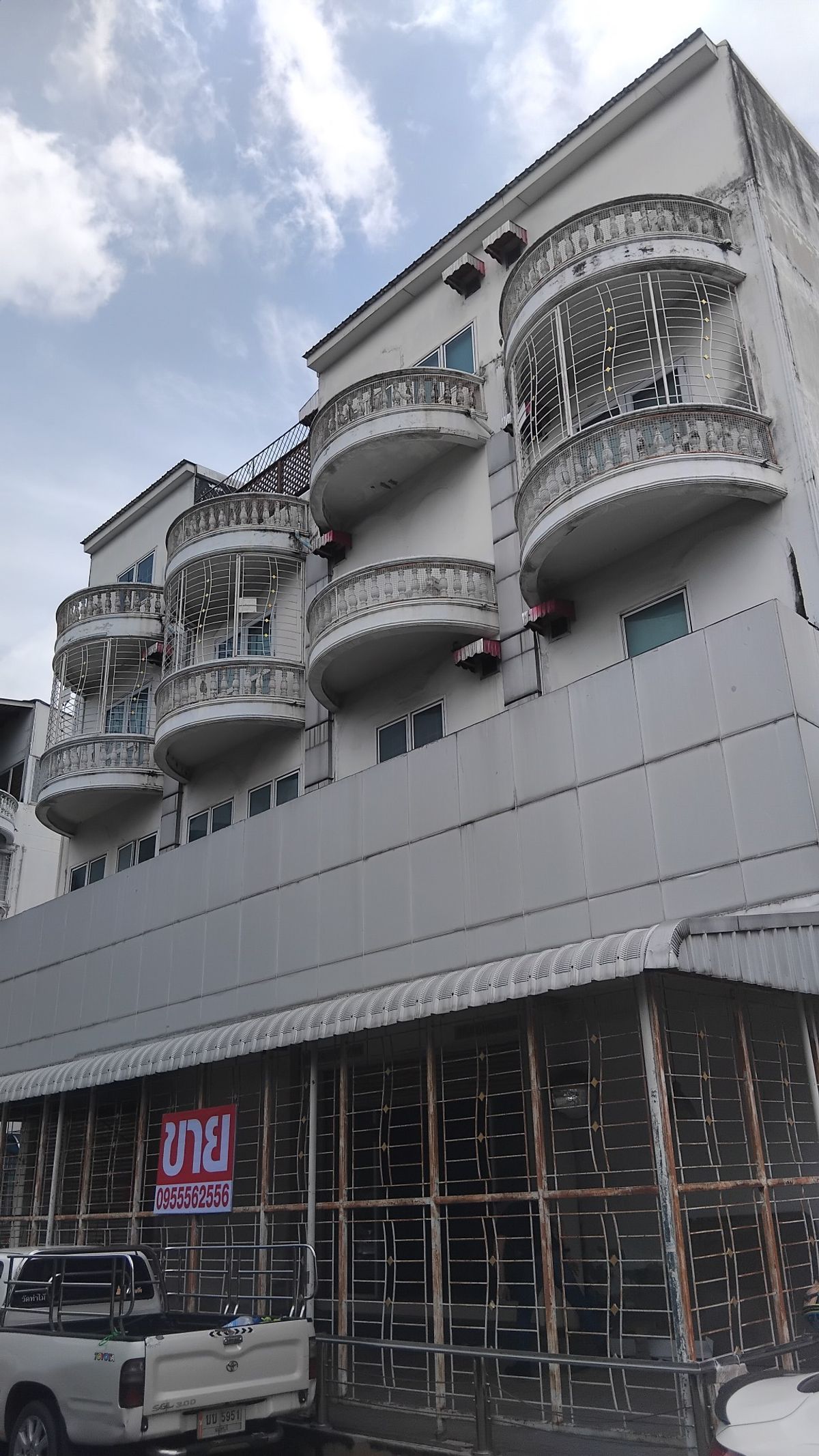 Sell 3 -storey building, 5 booths, Soi Petchkasem 52, area 94 sq.m. #SME manufacturing plant #Decoration well, price 25 minus. Sell 3 -storey building, 5 booths, Soi Petchkasem 52, area 94 sq.m. #SME manufacturing plant #Decoration well, price 25 minus.
