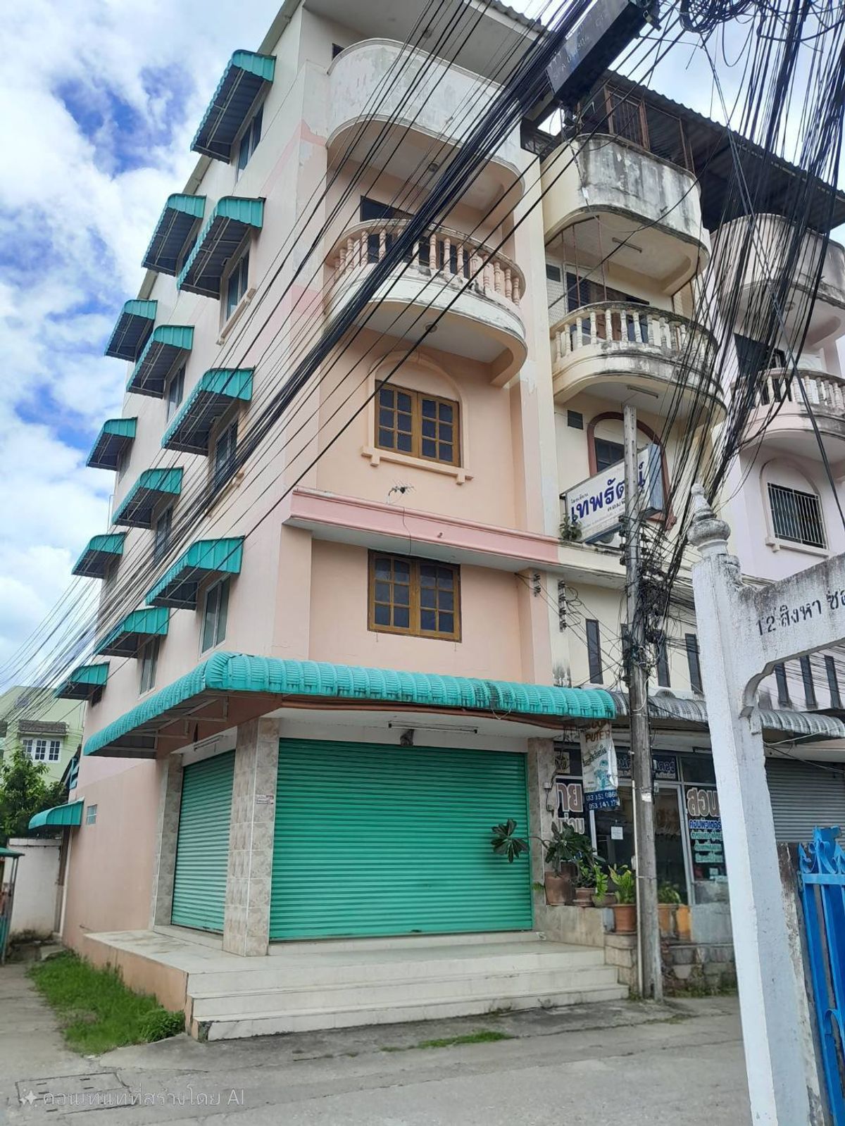 5 -story commercial building for sale ( *corner room) #Behind Nong Hoi Market (Community 12 August), an area of 19.5 sq.m. *Renovate is ready In the community Suitable for living, doing business, stores or buying and renting