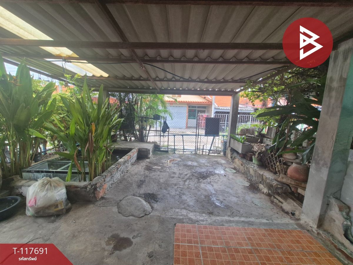 Selling a townhouse behind the edge Beautiful House Project (Sirarom 2) Bang Pakong, Chachoengsao, cheap – รูปที่ 3