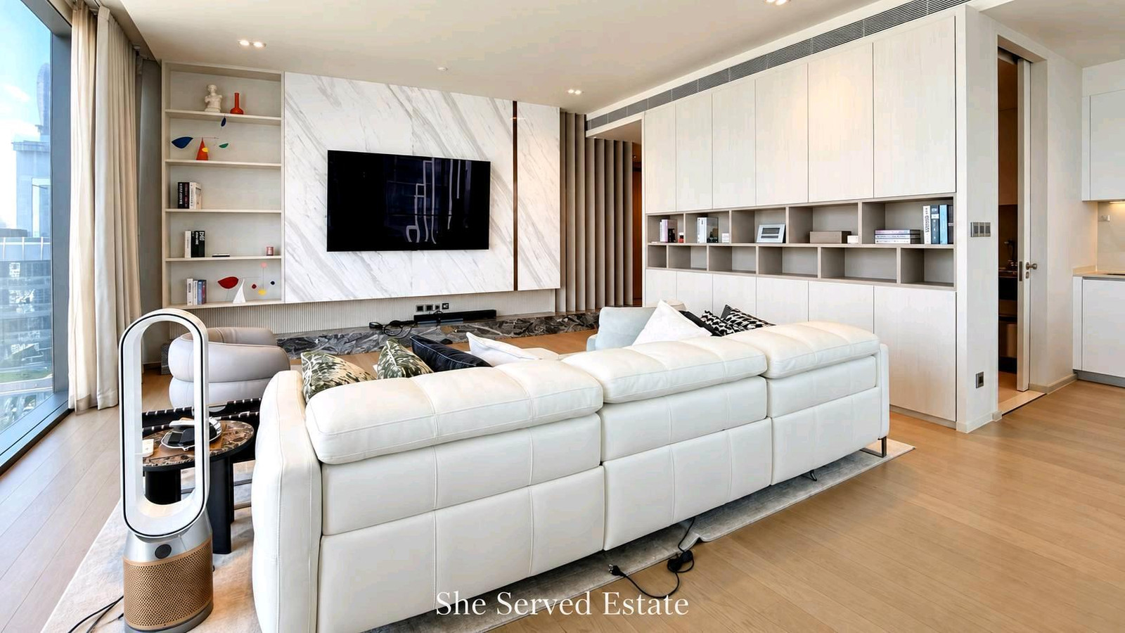 ▲ The Strand Thonglor Penthouse ▲ SALE: 113MB RENT: 320K | 185 SQ.M. | 3 Bed 3 Bath 1 Maid+ Bath | Fully Furnished | 086-9299929 Punny