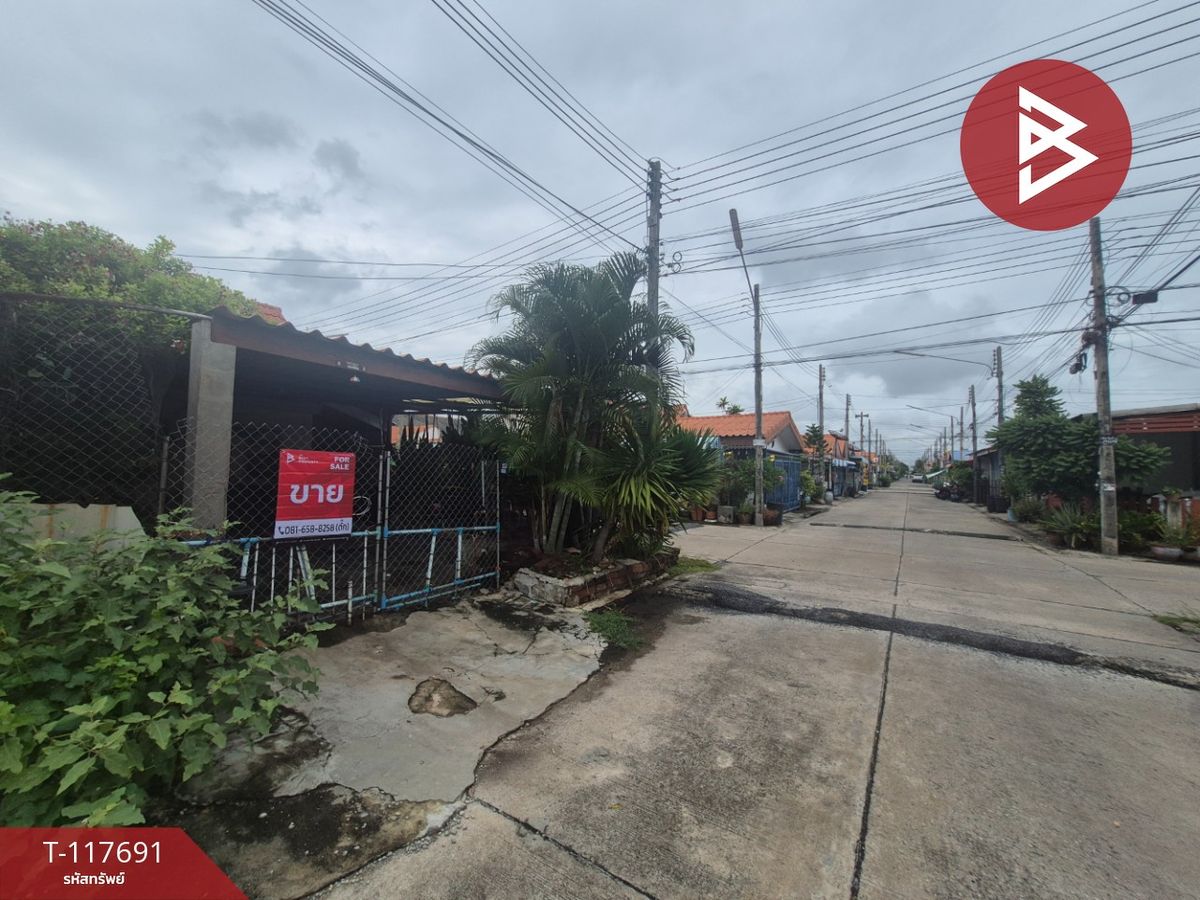 Selling a townhouse behind the edge Beautiful House Project (Sirarom 2) Bang Pakong, Chachoengsao, cheap – รูปที่ 2