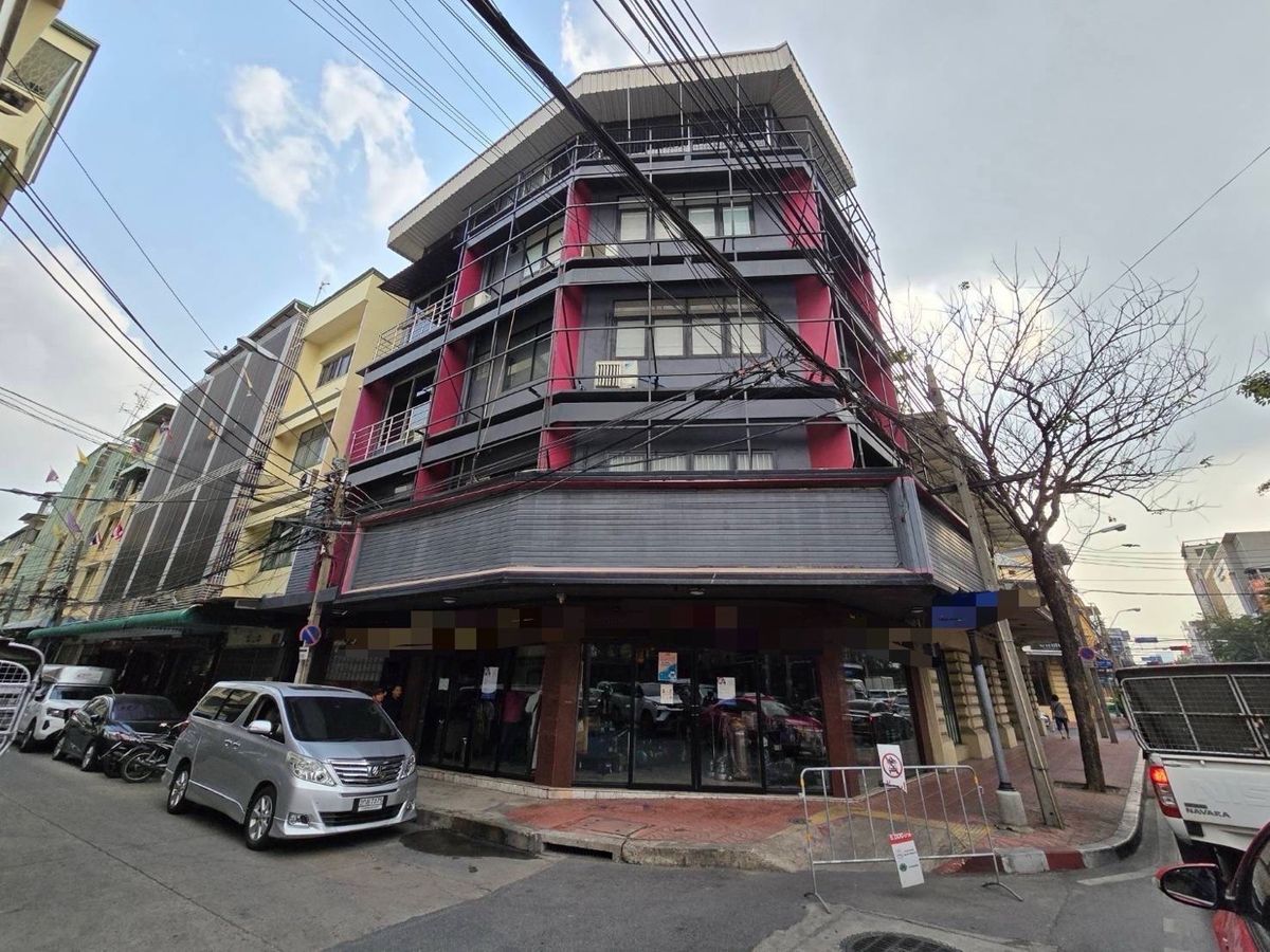ปล่อยเช่า พื้นที่ช็อปร้านค้า ชั้น 1 ขนาด 88 ตารางเมตร ติดถนนเจริญกรุง - เยาวราช ใกล้ รถไฟฟ้า MRT สถานี สามยอด 400 เมตร ปล่อยเช่า พื้นที่ช็อปร้านค้า ชั้น 1 ขนาด 88 ตารางเมตร ติดถนนเจริญกรุง - เยาวราช ใกล้ รถไฟฟ้า MRT สถานี สามยอด 400 เมตร