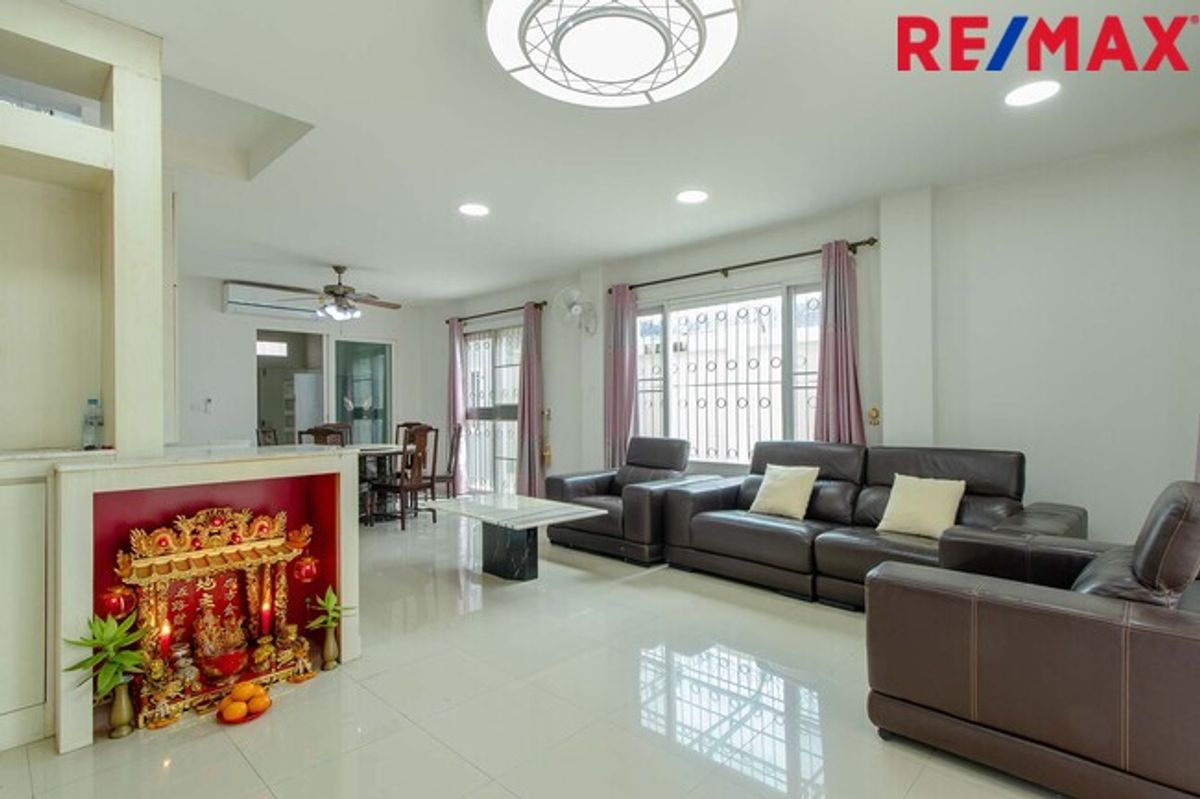 ขายทาวน์โฮม3ชั้น ห้องริมมีพื้นที่ ม.เออร์เบิน สาทร ติดถนนราชพฤกษ์ ใกล้รถไฟฟ้า BTS และ MRT บางหว้า – รูปที่ 3