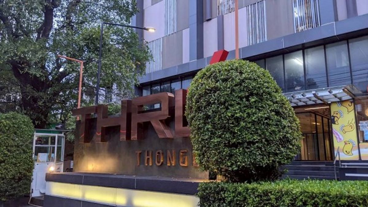 ขายคอนโด Thru Thonglor (ทรู ทองหล่อ) 36.09 ตร.ม. ชั้น 6 บนถนนเพชรบุรีตัดใหม่-สุขุมวิท  ใกล้ BTS ทองหล่อ MRT เพชรบุรี รถไฟฟ้า Airport Link  มักกะสัน แขวงบางกะปิ เขตห้วยขวาง กรุงเทพ – รูปที่ 2