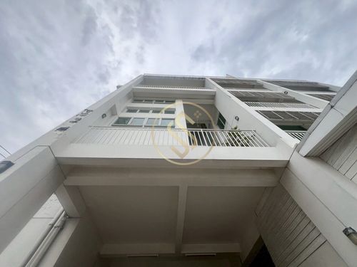 ให้เช่าอาคาร 5 ชั้น 1,200 ตารางเมตร กลางซอยอารีย์สัมพันธ์ 4 
