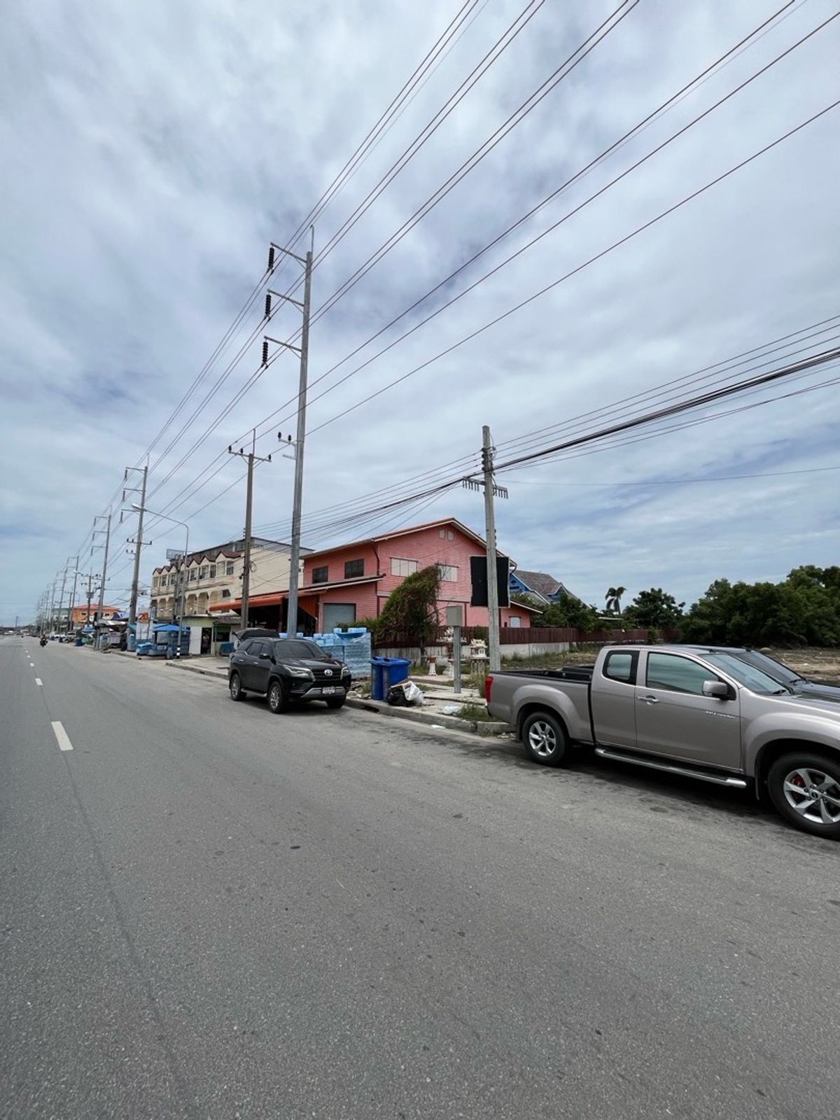 Land for sale on the old Sukhumvit road