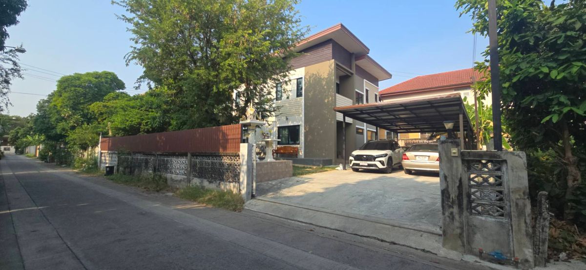ขายบ้านเดี่ยว โมเดิร์นสไตล์  101 ตรว. ขนาด 3 นอน 2 น้ำ 1 ห้องครัว 1 ห้องนั่งเล่น 1 ห้องพระ  พท.ใช้สอย 150 ตรม. ราคา 11 ล้าน  – รูปที่ 3