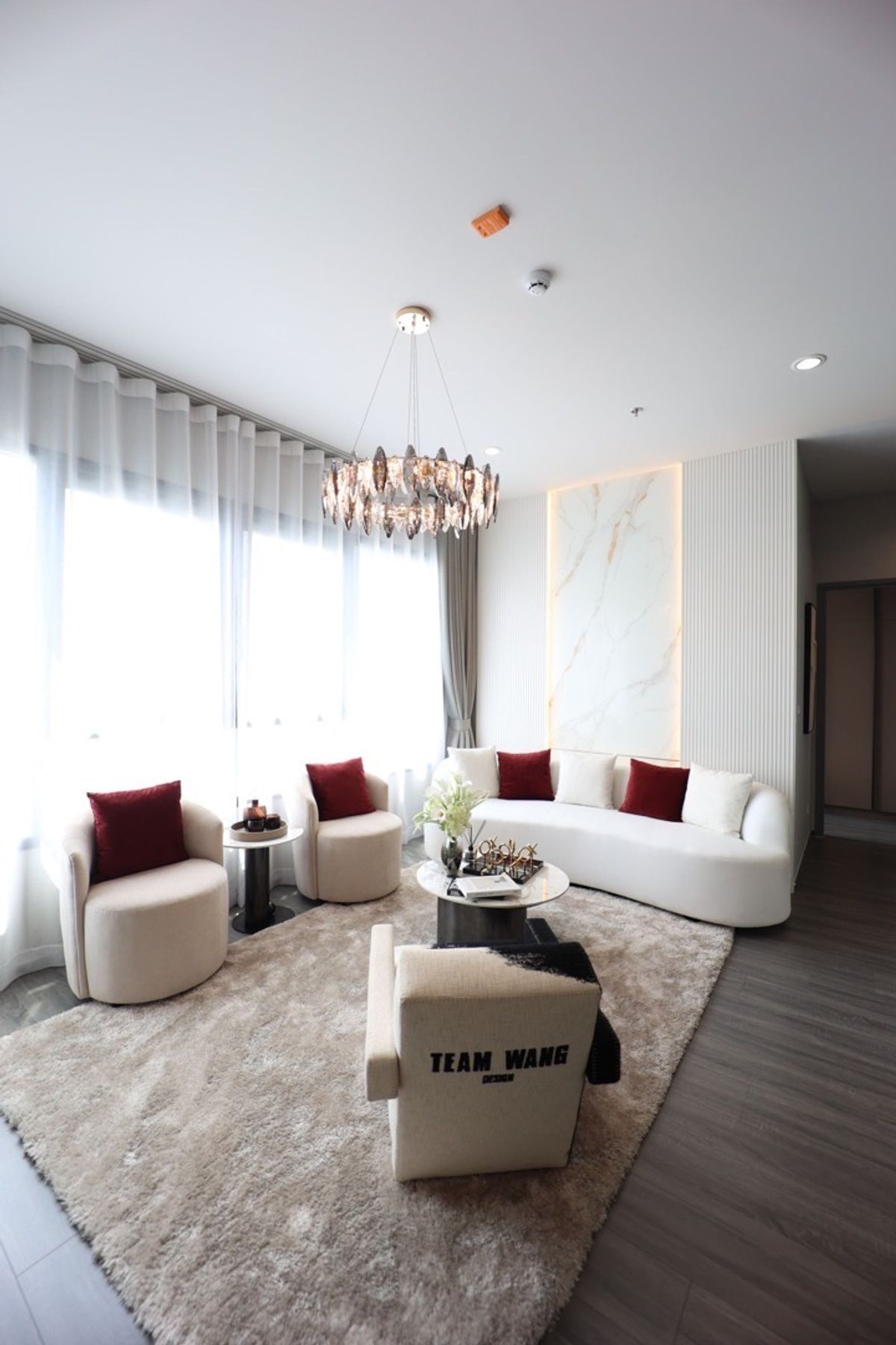 Penthouse 3 Bed 3 Bath 3 Parking 105 Sqm. 350m to BTS 1 Stop to Ekkamai Thonglor Penthouse 3 Bed 3 Bath 3 Parking 105 Sqm. 350m to BTS 1 Stop to Ekkamai Thonglor