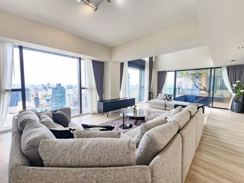 SPACIOUS 4 Bedrooms for RENT at the Met with Private Pool