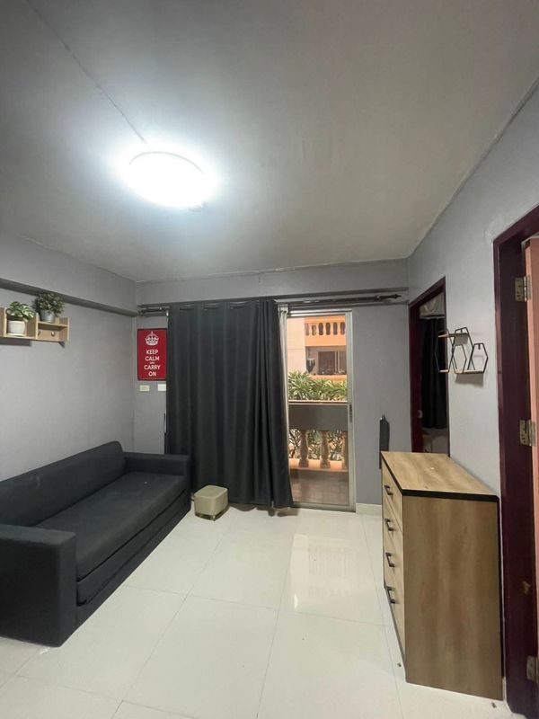🏢 Condo for Rent – Century Park Condo