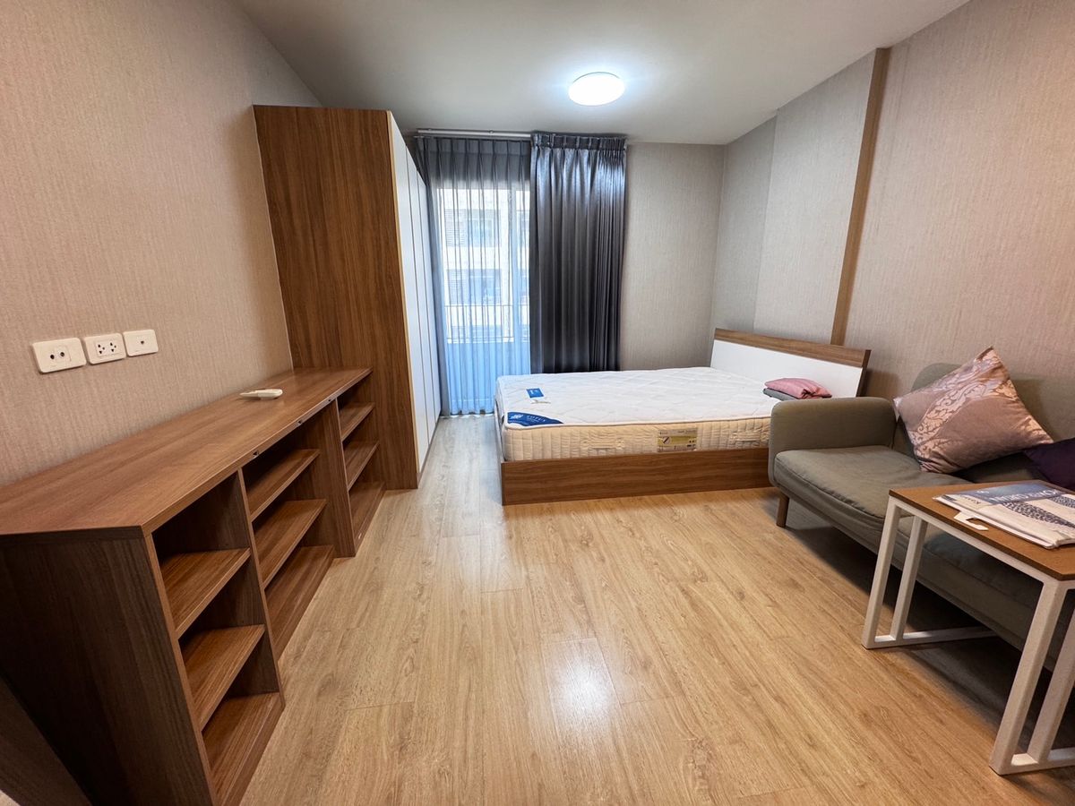 P-1777 Sell with the renter. Urgent! Elio S 64 Condo, beautiful room near BTS Punnawithi P-1777 Sell with the renter. Urgent! Elio S 64 Condo, beautiful room near BTS Punnawithi