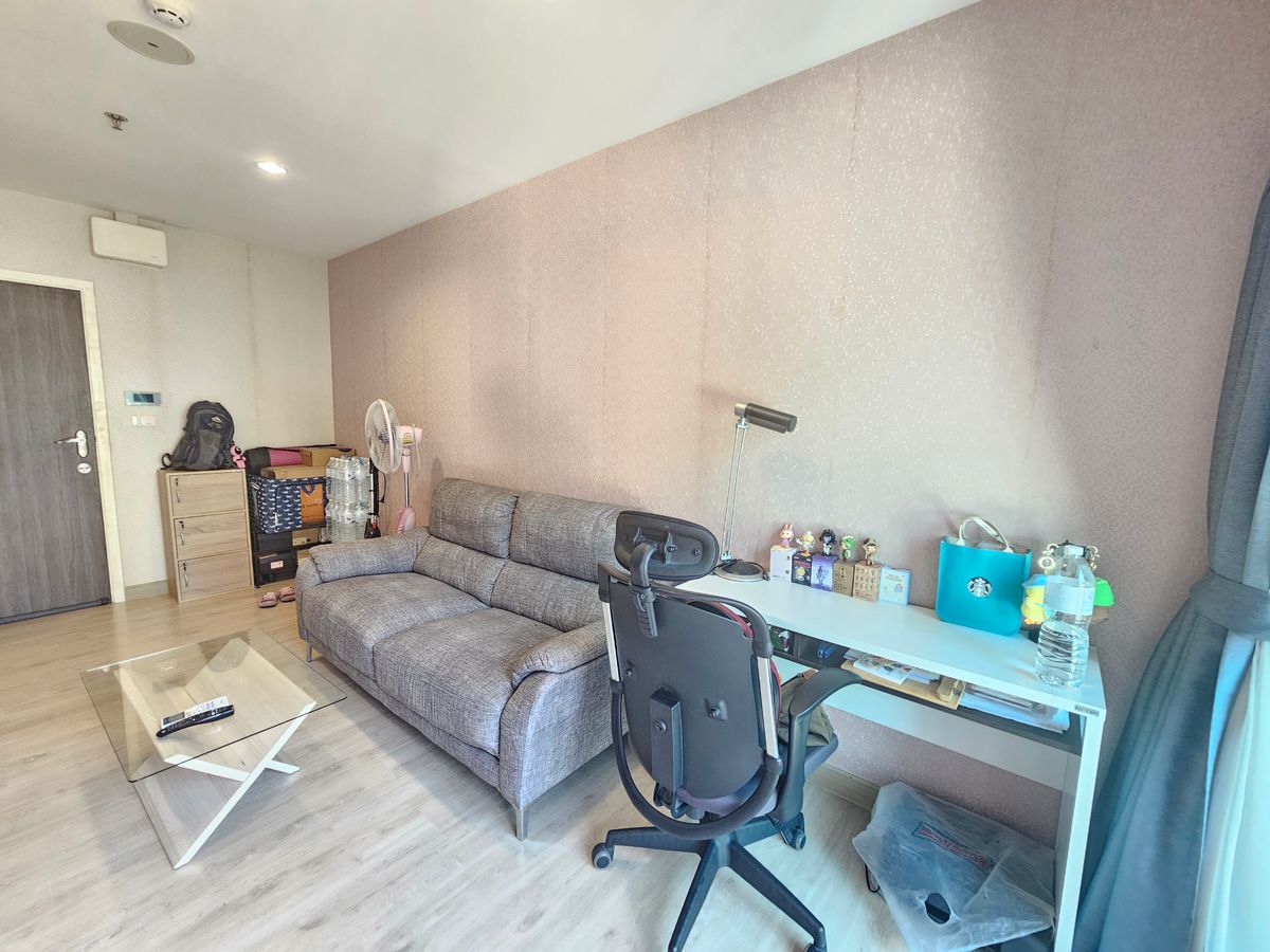 Sale with tenant 1 year rental, not high, garden view or city. Can choose as you like. Sale with tenant 1 year rental, not high, garden view or city. Can choose as you like.
