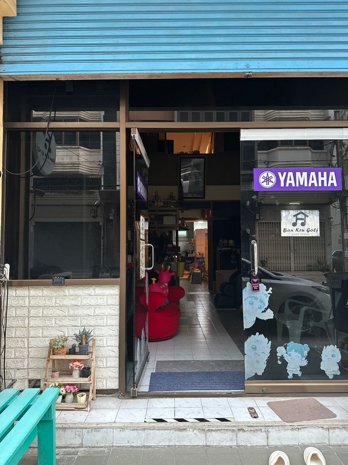 Rental of the Building Charoen Nakhon 32/1 into the alley, only 200 meters, rented 1 floor, 32 square meters, near Icon Siam, Golden Location Rental of the Building Charoen Nakhon 32/1 into the alley, only 200 meters, rented 1 floor, 32 square meters, near Icon Siam, Golden Location